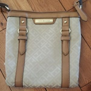 🦋🎁Tommy Hilfiger crossbody